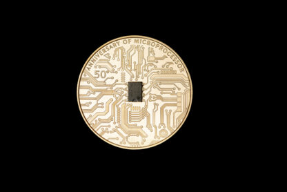 Niue 5 Dollars 2021 Silver 999. 2oz Ø50mm GOLD PLATED :: MICROCHIP coin with real microprocessor inlay - Image 6